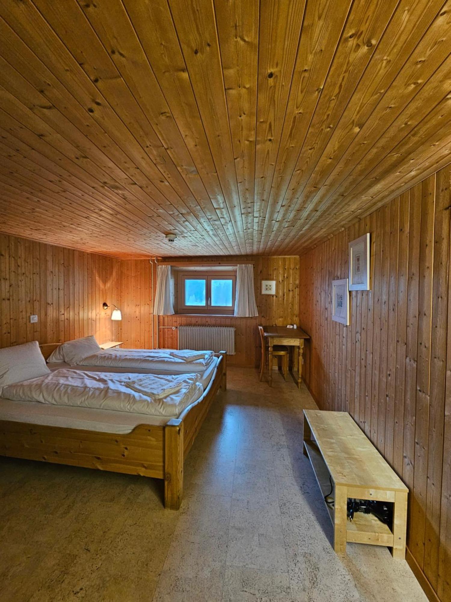 Gasthaus Roessli Versam Buitenkant foto