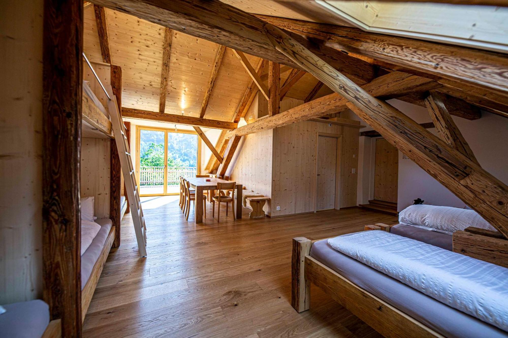 Gasthaus Roessli Versam Buitenkant foto
