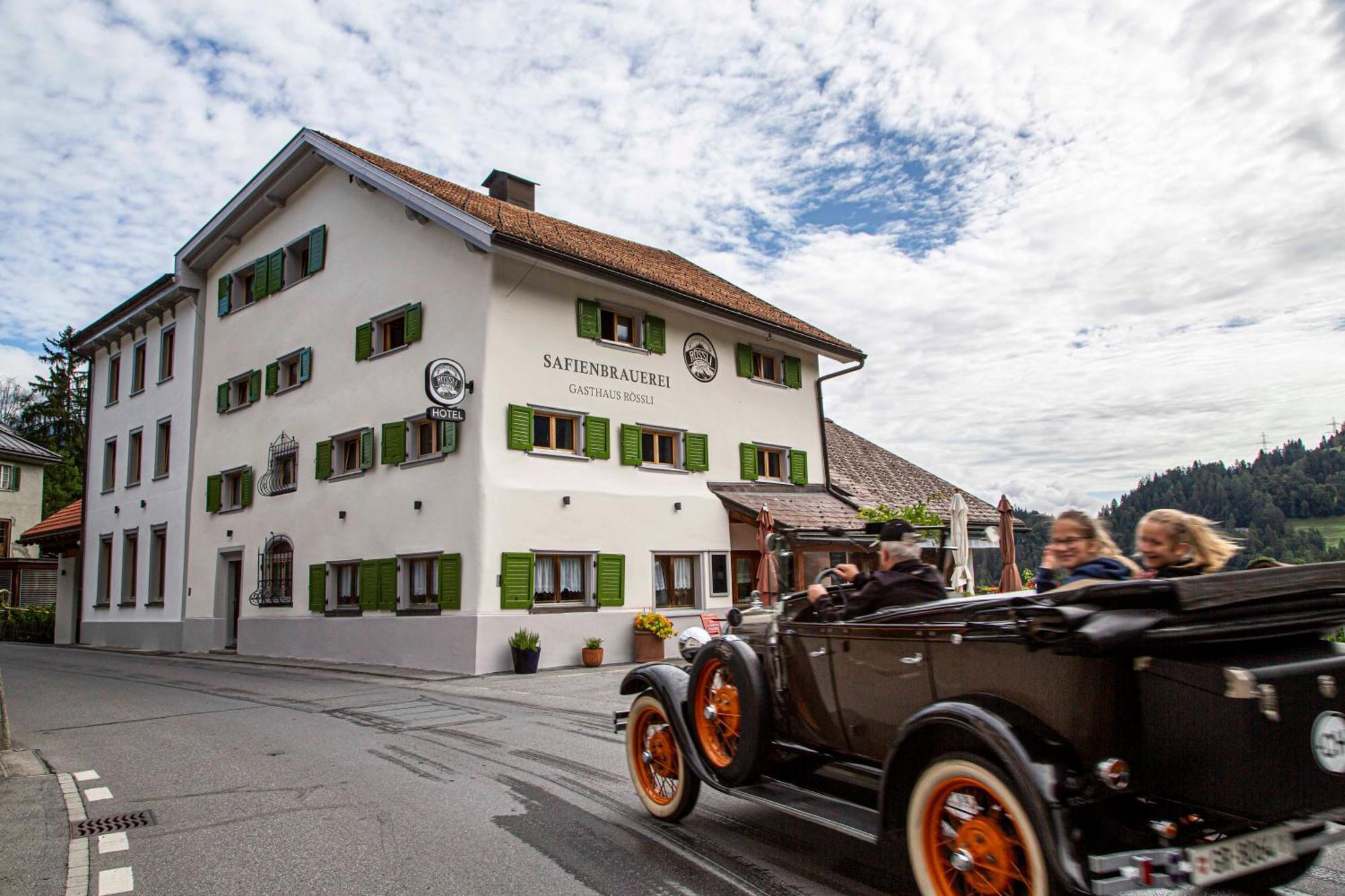 Gasthaus Roessli Versam Buitenkant foto