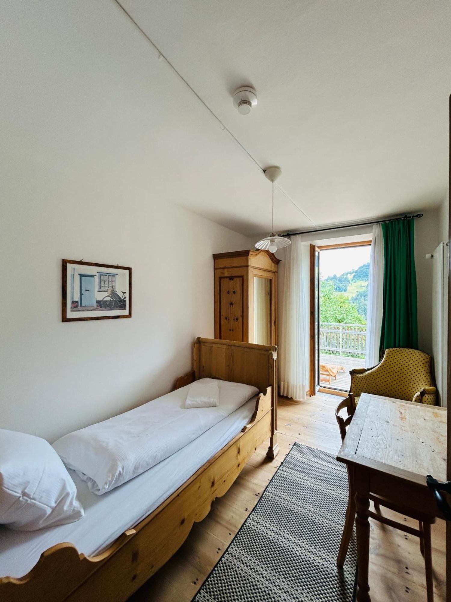Gasthaus Roessli Versam Buitenkant foto