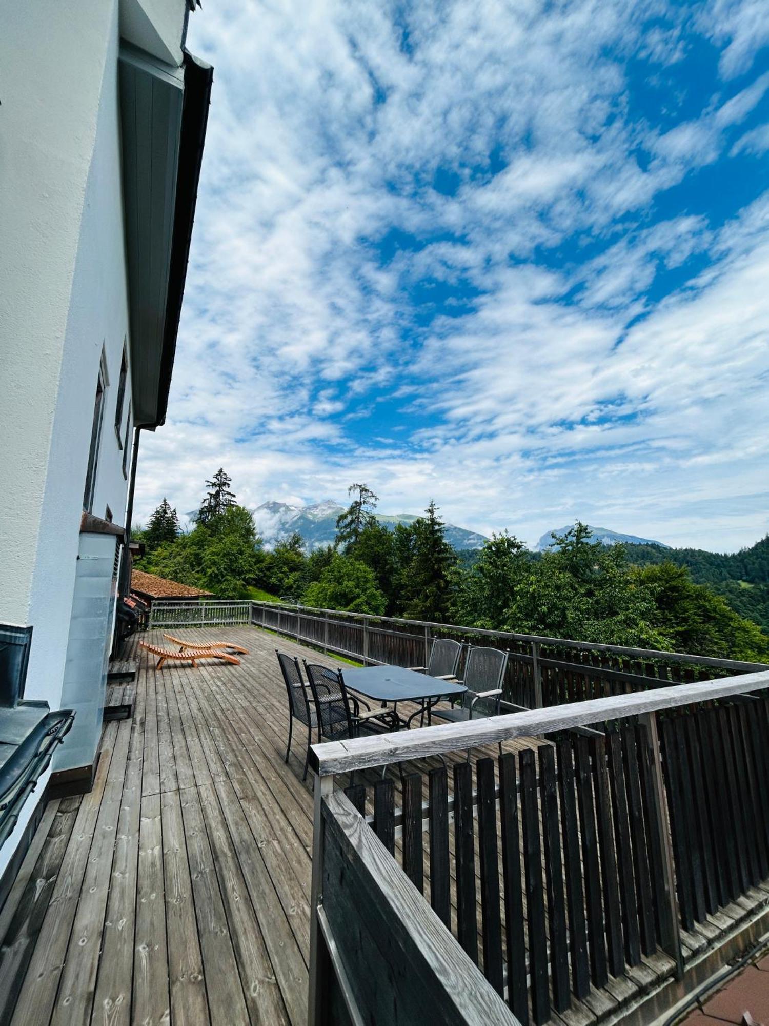 Gasthaus Roessli Versam Buitenkant foto