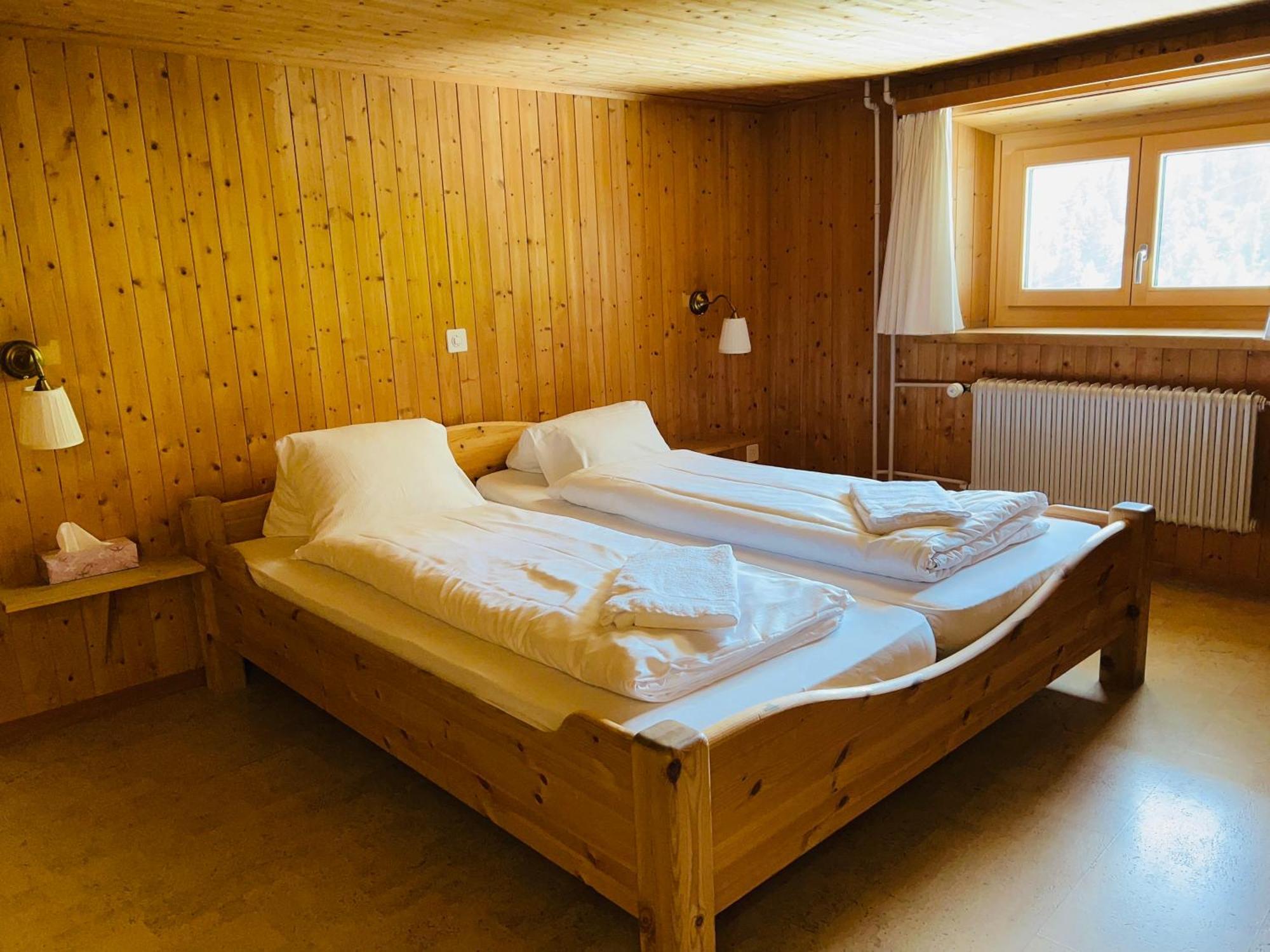 Gasthaus Roessli Versam Buitenkant foto