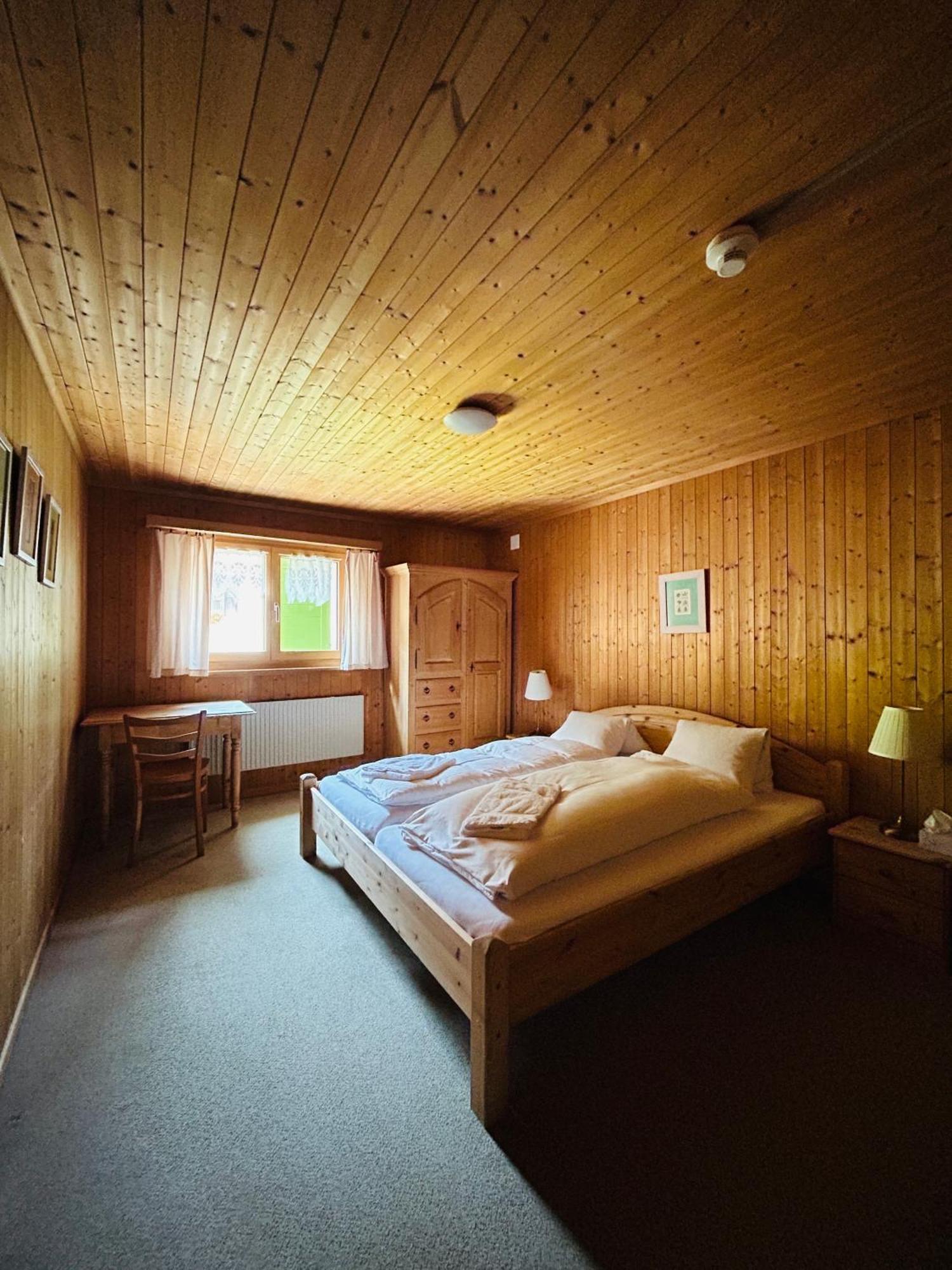 Gasthaus Roessli Versam Buitenkant foto