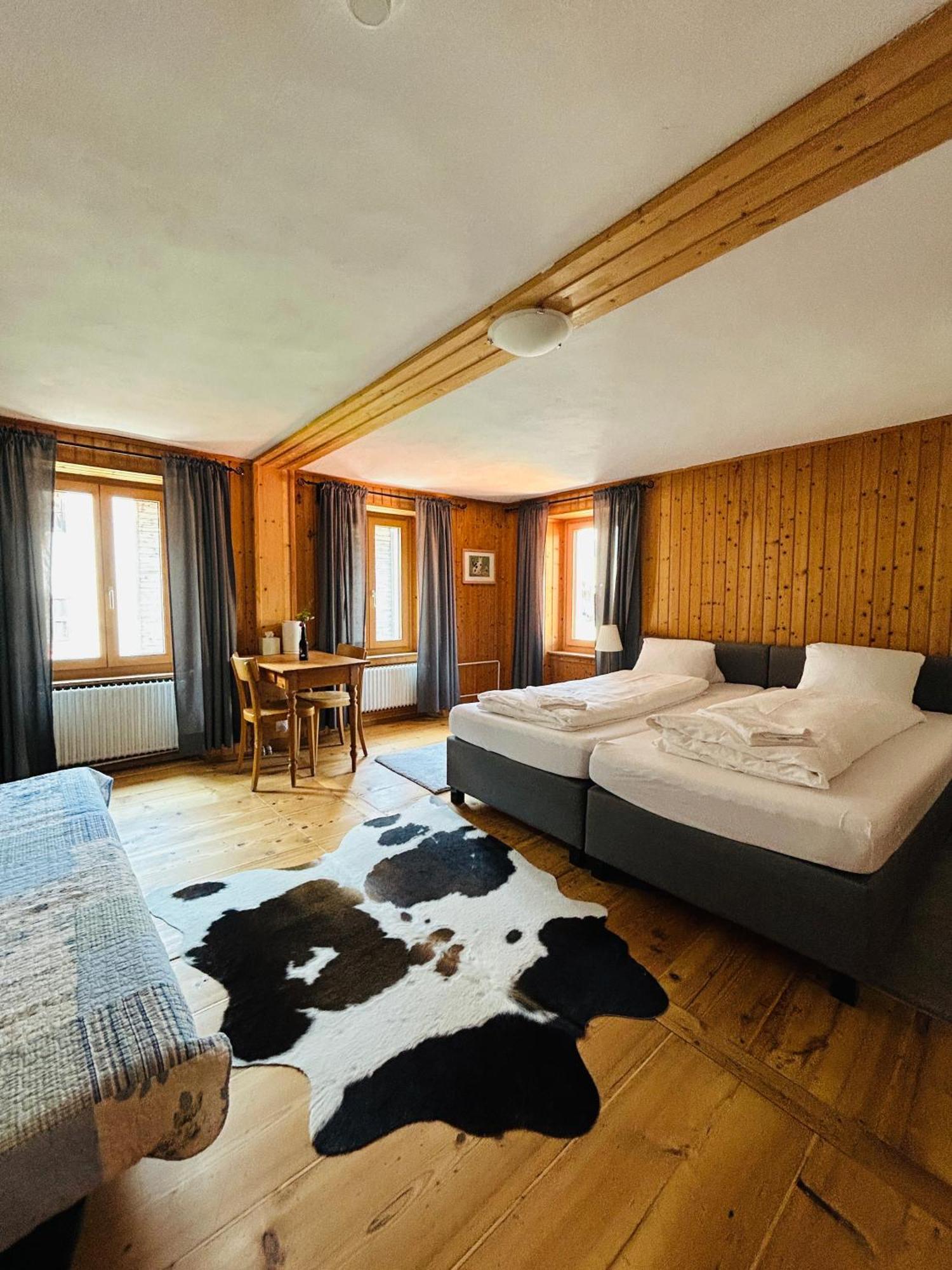 Gasthaus Roessli Versam Buitenkant foto