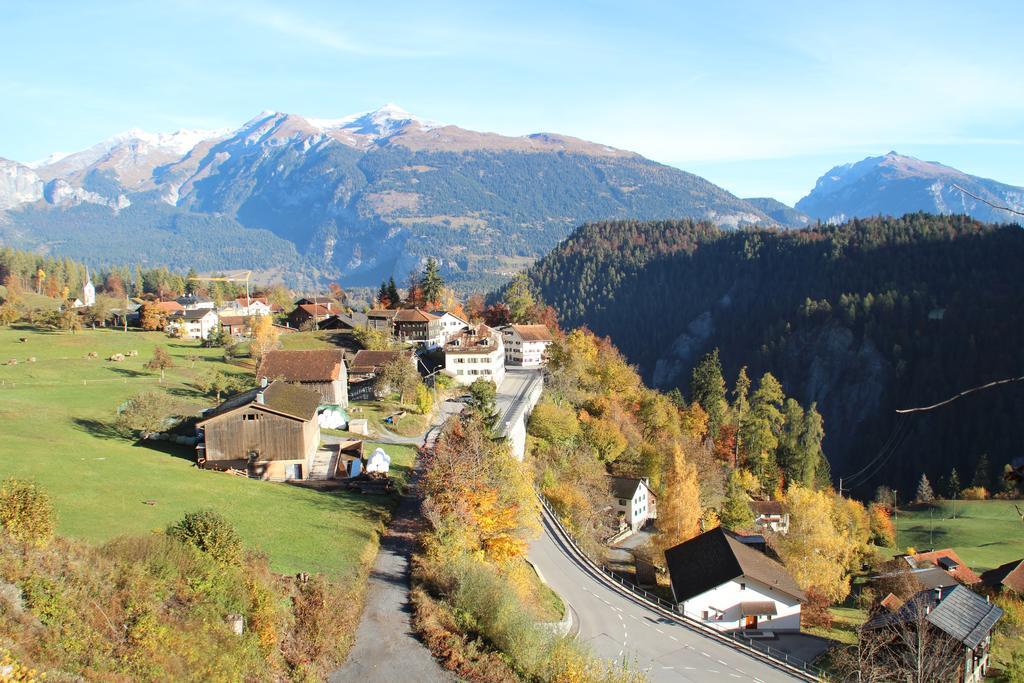Gasthaus Roessli Versam Buitenkant foto